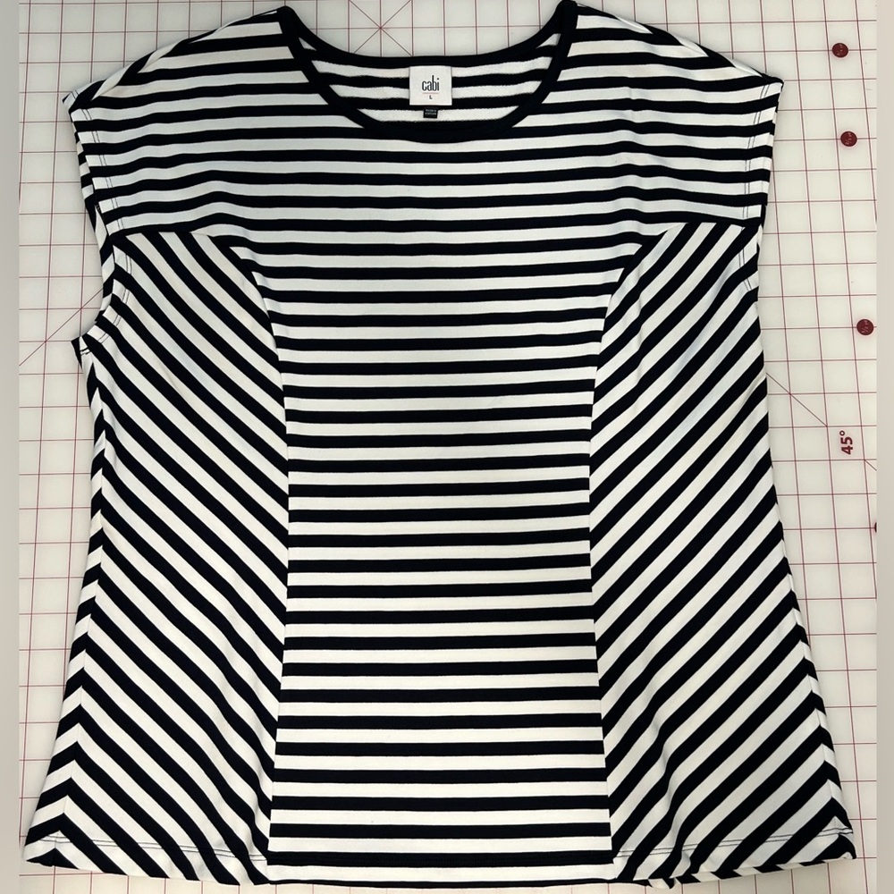 Cabi size L striped knit top / tee. Navy and white.